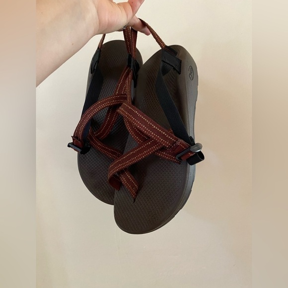 CHACO Z2 BROWN BURGUNDY STRAPPY WATER HIKING SANDALS main image 5